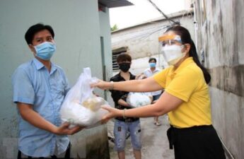 Nhà cái Đá gà SV388 tặng gạo cho người dân nghèo tại Lâm Đồng