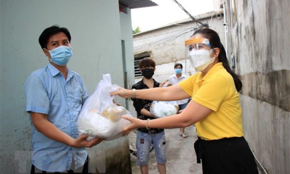Nhà cái Đá gà SV388 tặng gạo cho người dân nghèo tại Lâm Đồng